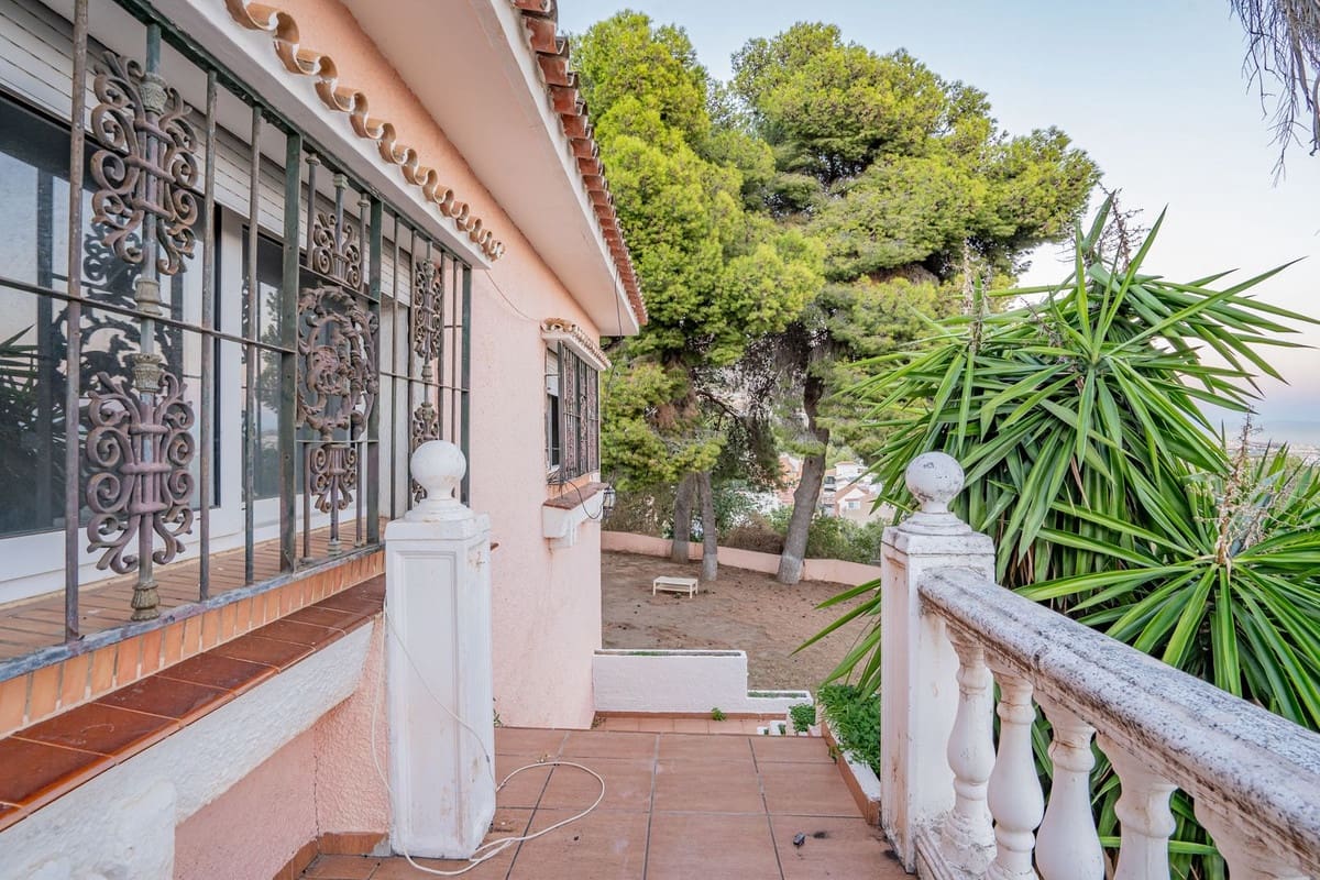 6 slaapkamer Villa te koop in Benalmadena met zwembad - € 1.490.000 (Ref: 9540447)