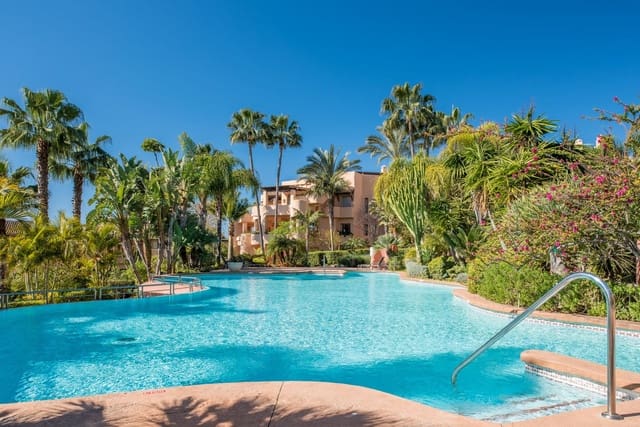 2 soverom Leilighet til salgs i Sierra Blanca, Marbella med svømmebasseng garasje - € 1 495 000 (Ref: 9540449)