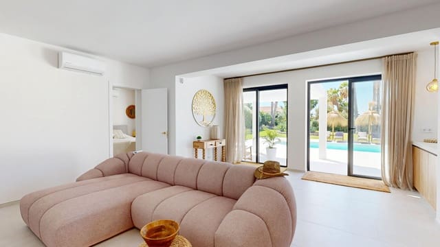 3 sypialnia Willa na sprzedaż w Centro, Estepona z basenem - 1 395 000 € (Ref: 9540450)