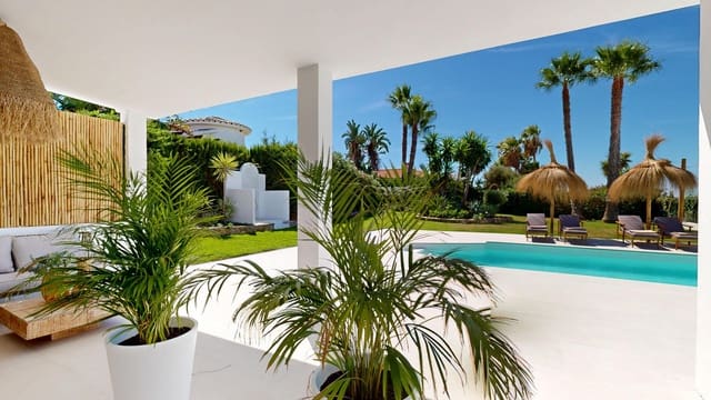3 sypialnia Willa na sprzedaż w Centro, Estepona z basenem - 1 395 000 € (Ref: 9540450)