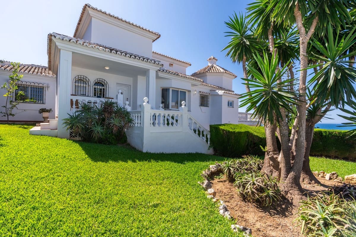 Chalet de 4 habitaciones en Mijas Costa en venta con piscina garaje - 1.495.000 € (Ref: 9540451)