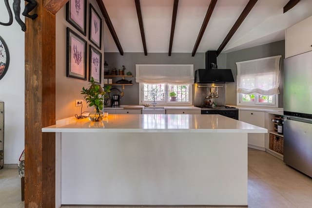 4 camera da letto Villa in vendita in Nueva Atalaya, Estepona con garage - 1.495.000 € (Rif: 9540453)