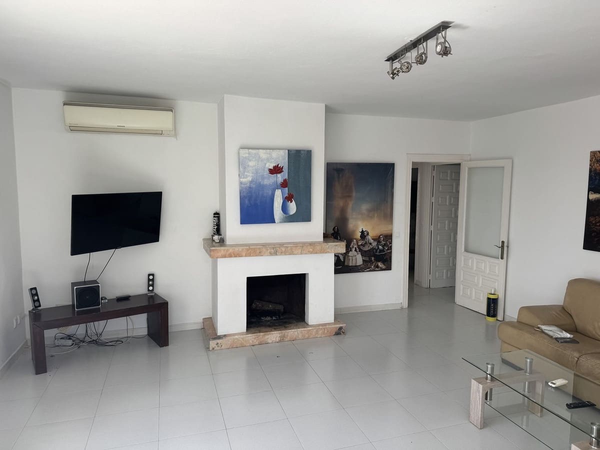 6 soveværelse Villa til salg i Nueva Andalucia med swimmingpool - € 1.495.000 (Ref: 9540458)