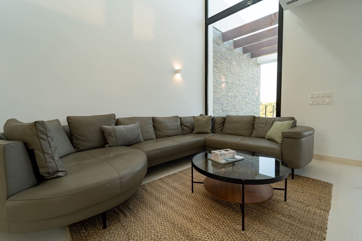 5 bedroom Semi-detached Villa for sale in Cabopino with pool - € 1,495,000 (Ref: 9540459)