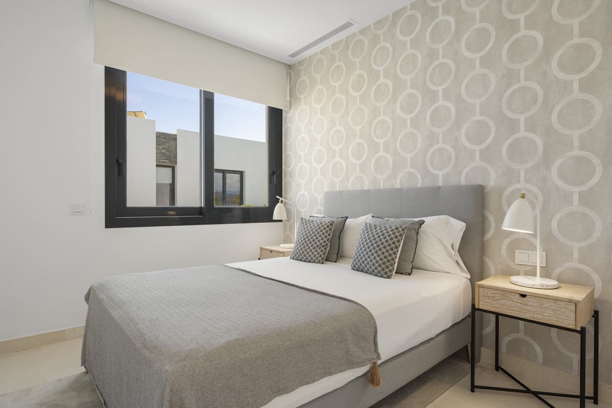 5 soverom Kjedet enebolig til salgs i Cabopino med svømmebasseng - € 1 495 000 (Ref: 9540460)