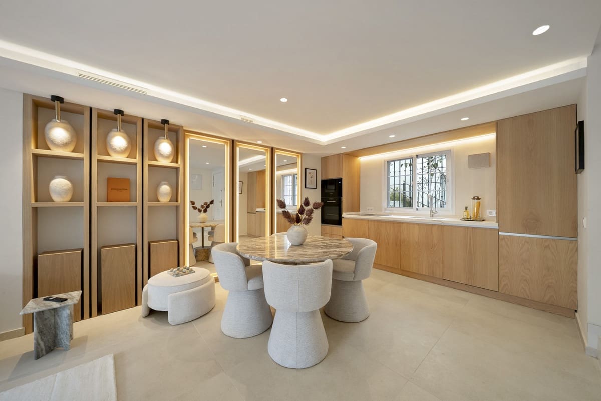 3 bedroom Townhouse for sale in Golden Mile with pool - € 1,495,000 (Ref: 9540461)