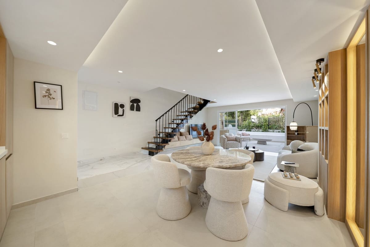 3 bedroom Townhouse for sale in Golden Mile with pool - € 1,495,000 (Ref: 9540461)