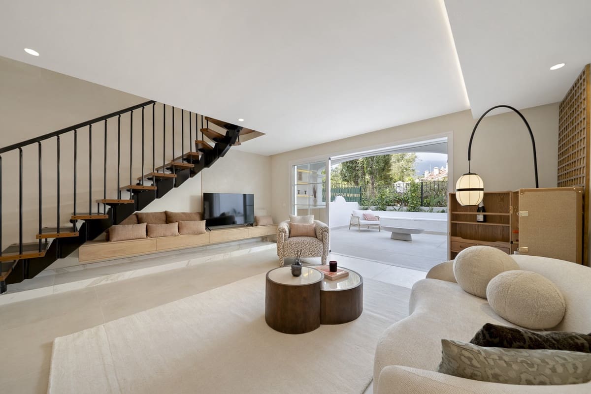 3 bedroom Townhouse for sale in Golden Mile with pool - € 1,495,000 (Ref: 9540461)