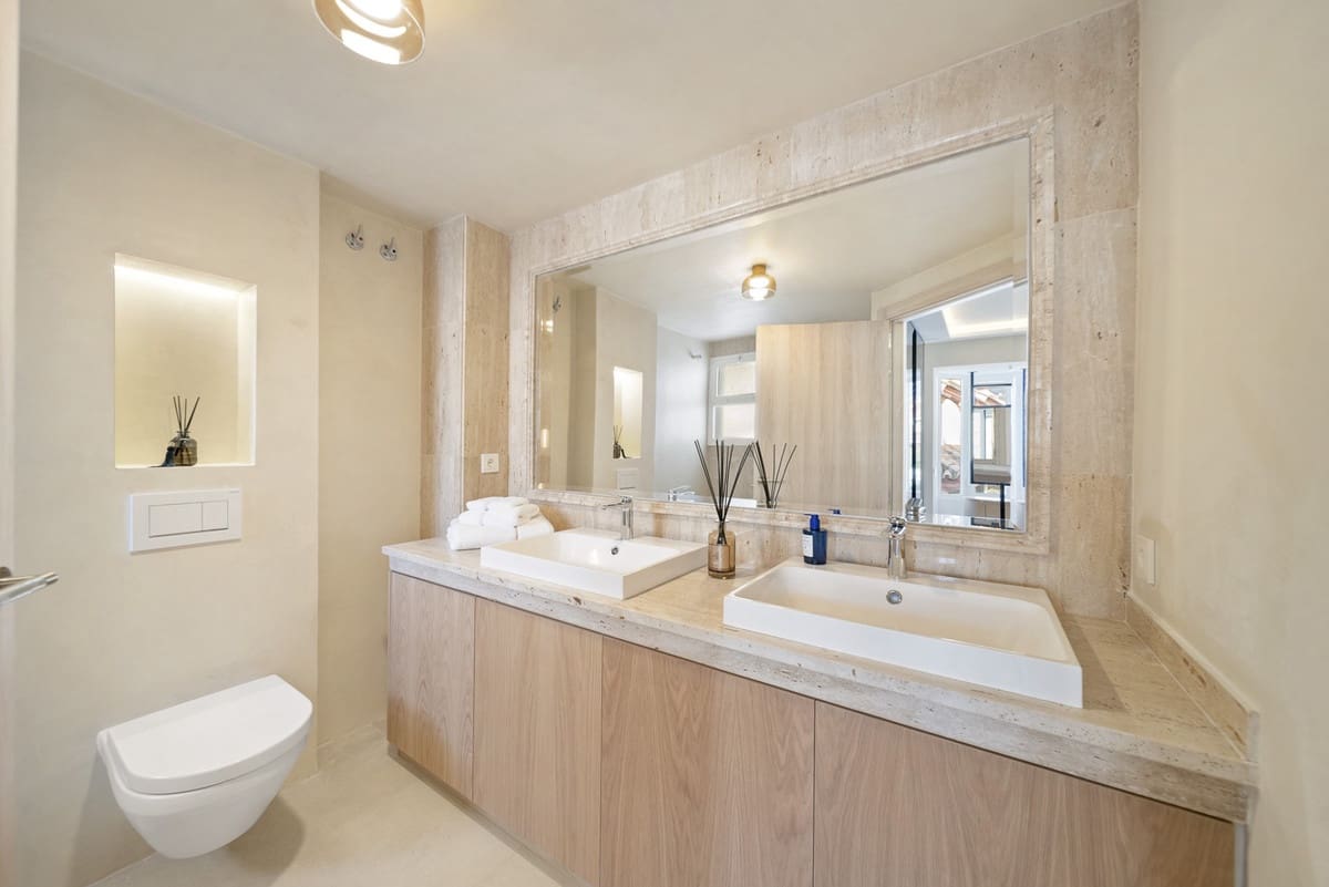 3 bedroom Townhouse for sale in Golden Mile with pool - € 1,495,000 (Ref: 9540461)