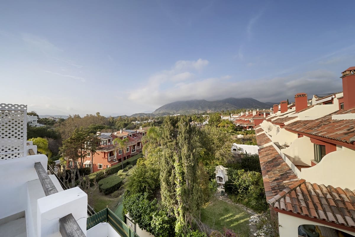 3 bedroom Townhouse for sale in Golden Mile with pool - € 1,495,000 (Ref: 9540461)