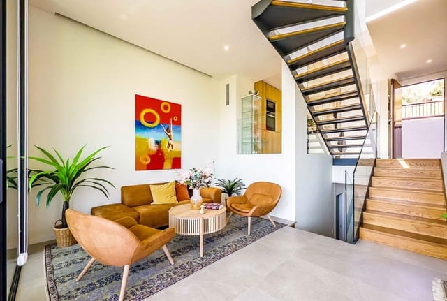 3 soveværelse Semi-Rækkehus til salg i Marbella med swimmingpool - € 1.495.000 (Ref: 9540462)