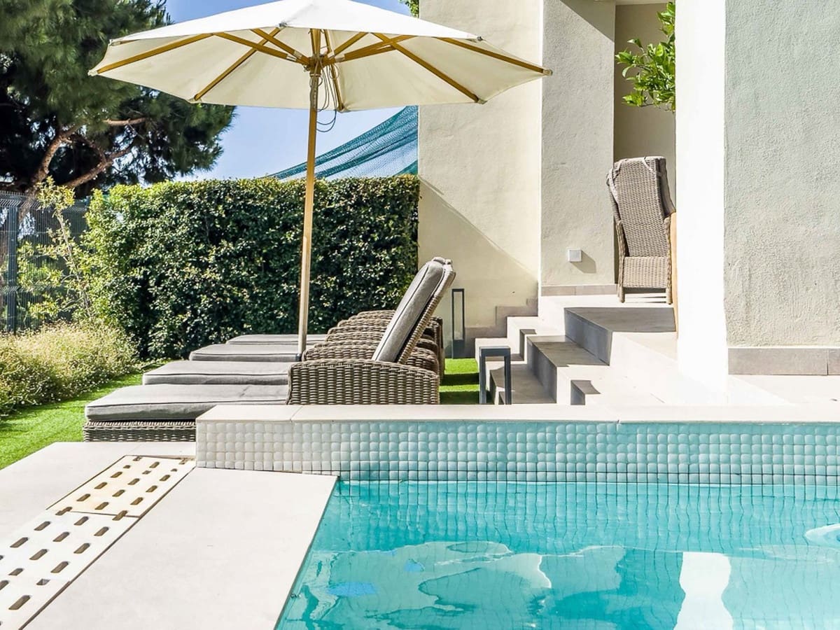 3 soveværelse Semi-Rækkehus til salg i Marbella med swimmingpool - € 1.495.000 (Ref: 9540462)