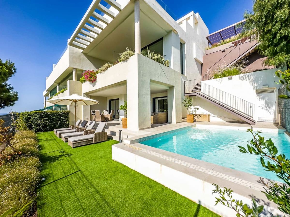 3 soveværelse Semi-Rækkehus til salg i Marbella med swimmingpool - € 1.495.000 (Ref: 9540462)