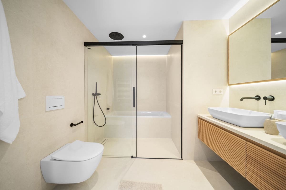 3 camera da letto Casa in vendita in Aloha Golf con piscina garage - 1.495.000 € (Rif: 9540463)