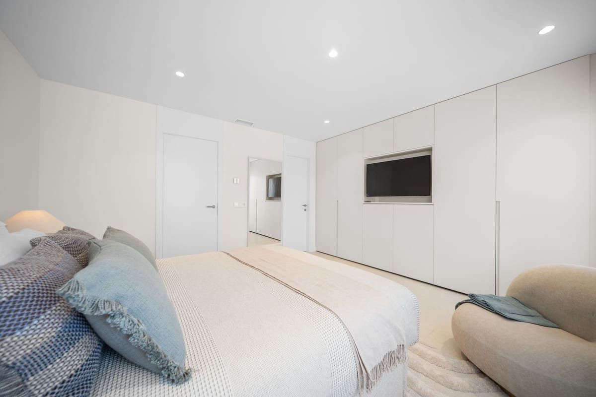 3 camera da letto Casa in vendita in Aloha Golf con piscina garage - 1.495.000 € (Rif: 9540463)