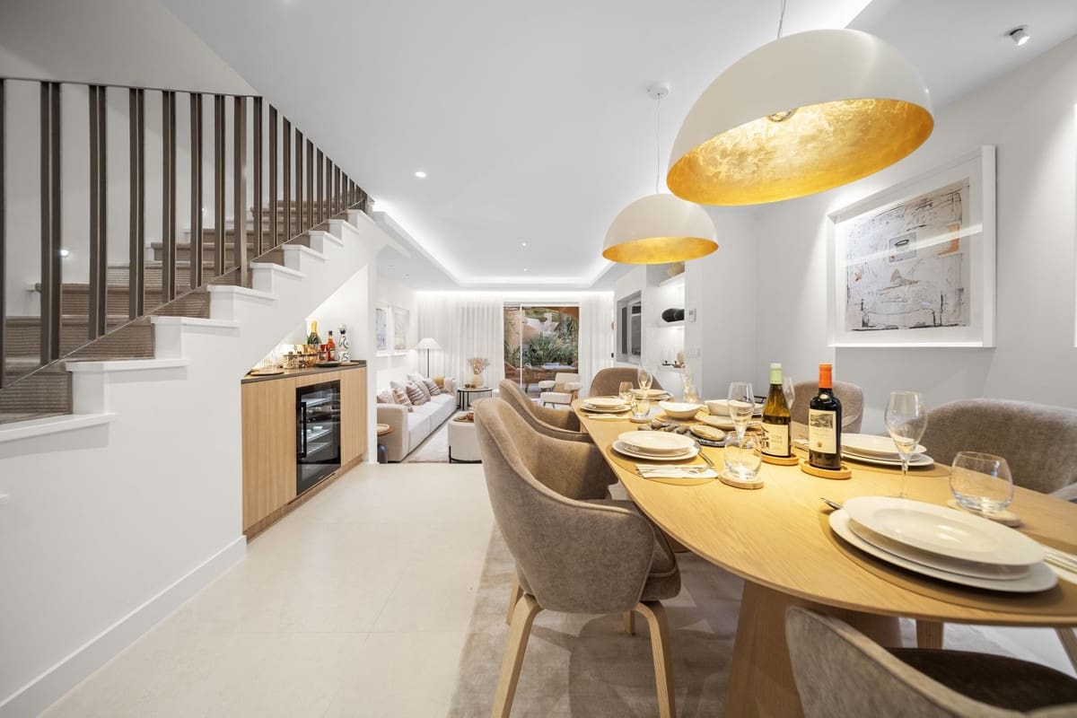 3 camera da letto Casa in vendita in Aloha Golf con piscina garage - 1.495.000 € (Rif: 9540463)