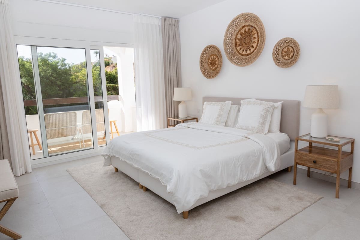 3 soveværelse Byhus til salg i Nueva Andalucia med swimmingpool - € 1.499.000 (Ref: 9540468)