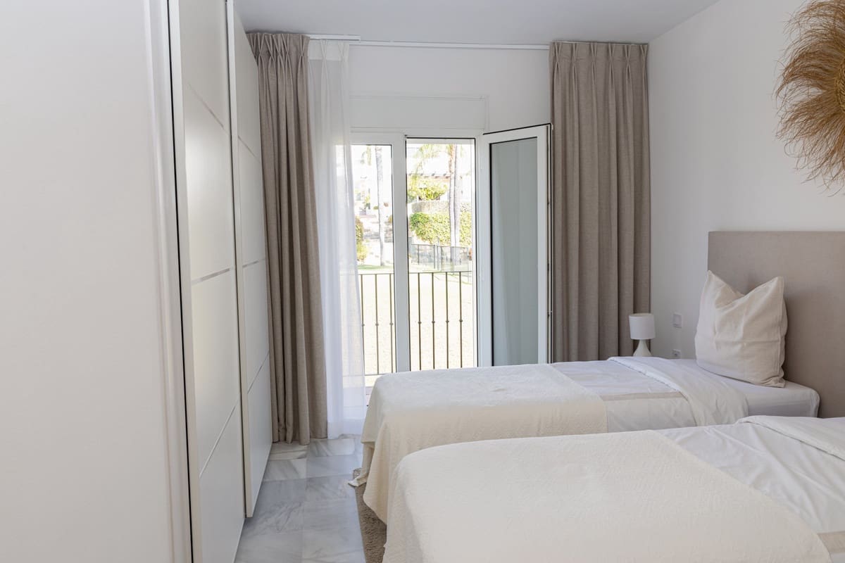 3 soveværelse Byhus til salg i Nueva Andalucia med swimmingpool - € 1.499.000 (Ref: 9540468)