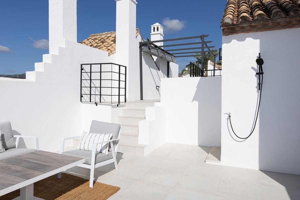 3 soveværelse Byhus til salg i Nueva Andalucia med swimmingpool - € 1.499.000 (Ref: 9540468)