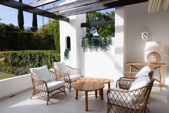 3 soveværelse Byhus til salg i La Dama de Noche - La Alzambra, Marbella med swimmingpool - € 1.499.000 (Ref: 9540468)