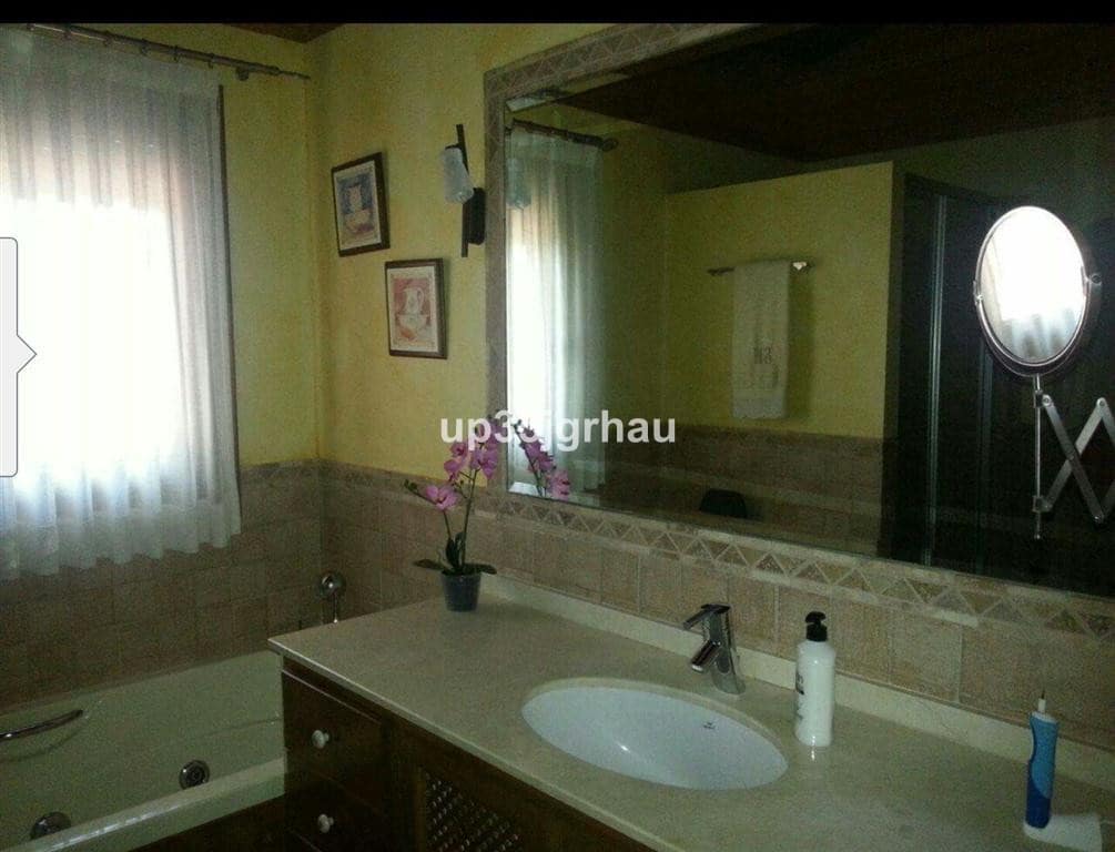 3 soverom Leilighet til salgs i Estepona med svømmebasseng garasje - € 1 499 900 (Ref: 9540469)