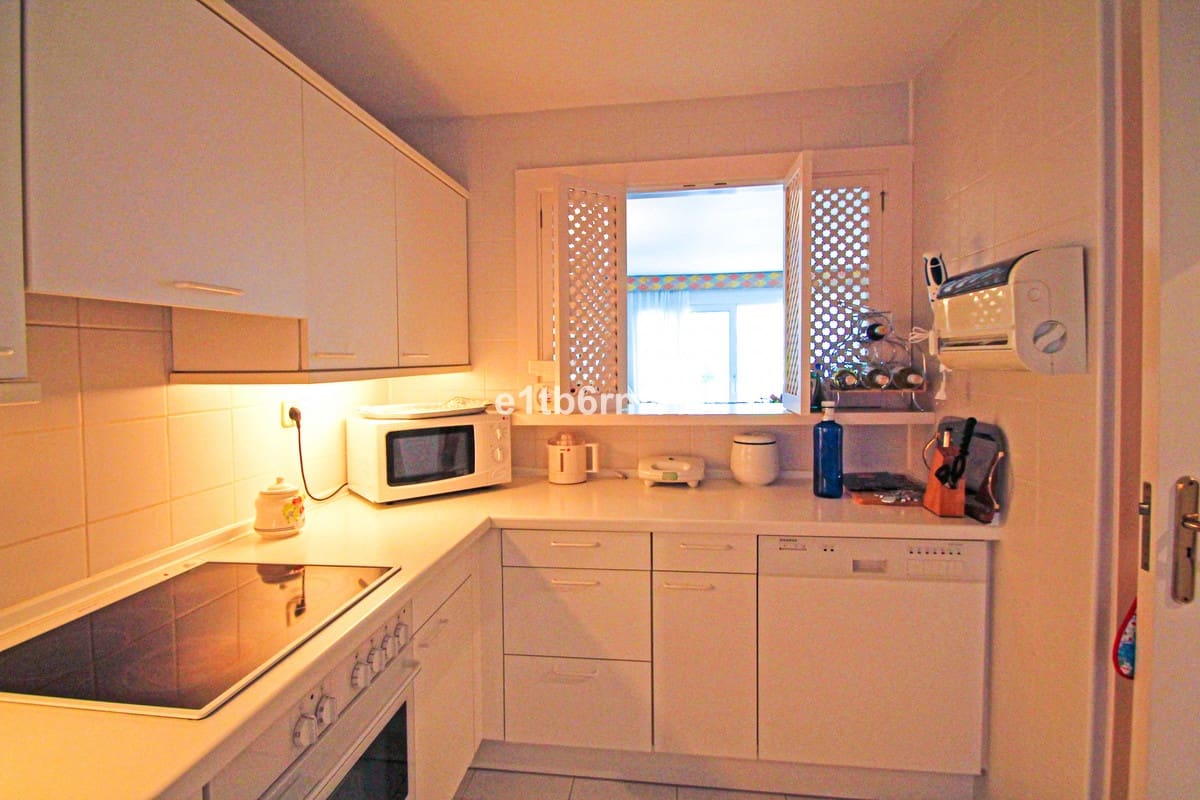 2 soverom Leilighet til salgs i Golden Mile med svømmebasseng - € 1 500 000 (Ref: 9540470)