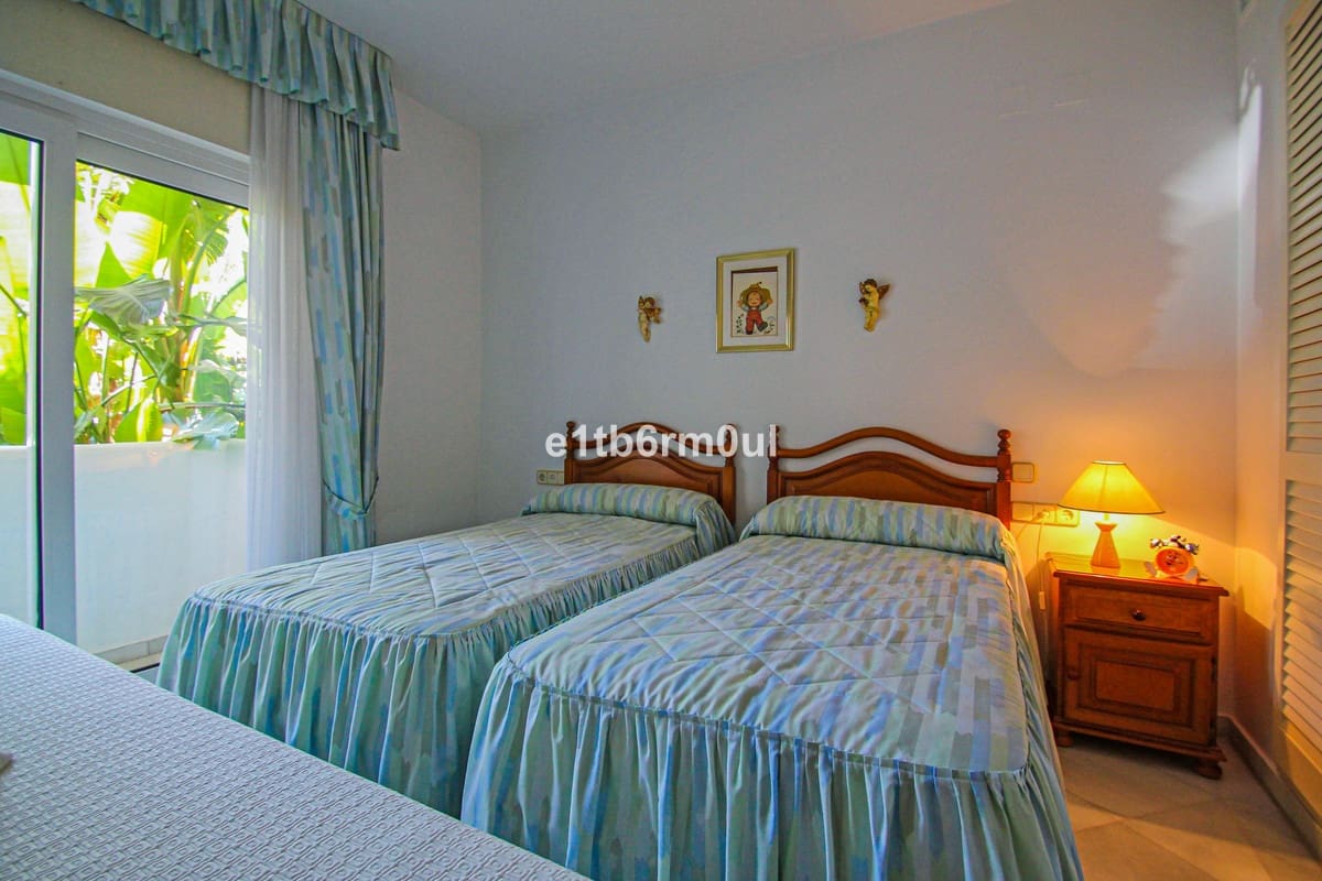 2 soverom Leilighet til salgs i Golden Mile med svømmebasseng - € 1 500 000 (Ref: 9540470)