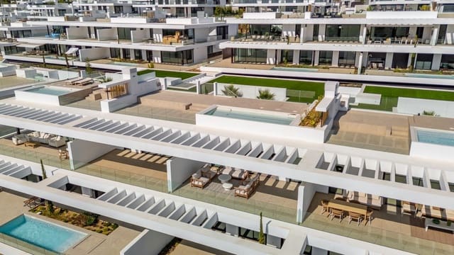 2 sypialnia Penthouse na sprzedaż w Marbella z basenem garażem - 1 500 000 € (Ref: 9540472)