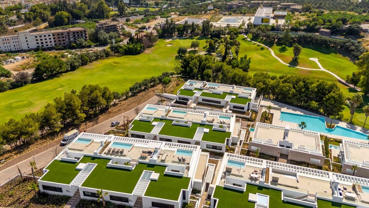 2 sypialnia Penthouse na sprzedaż w Marbella z basenem garażem - 1 500 000 € (Ref: 9540472)