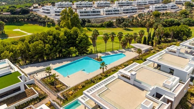 2 sypialnia Penthouse na sprzedaż w Marbella z basenem garażem - 1 500 000 € (Ref: 9540472)