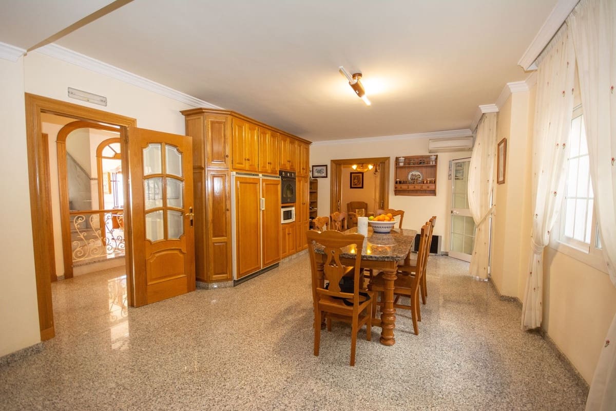 5 sovrum Villa till salu i Mijas med garage - 1 500 000 € (Ref: 9540477)