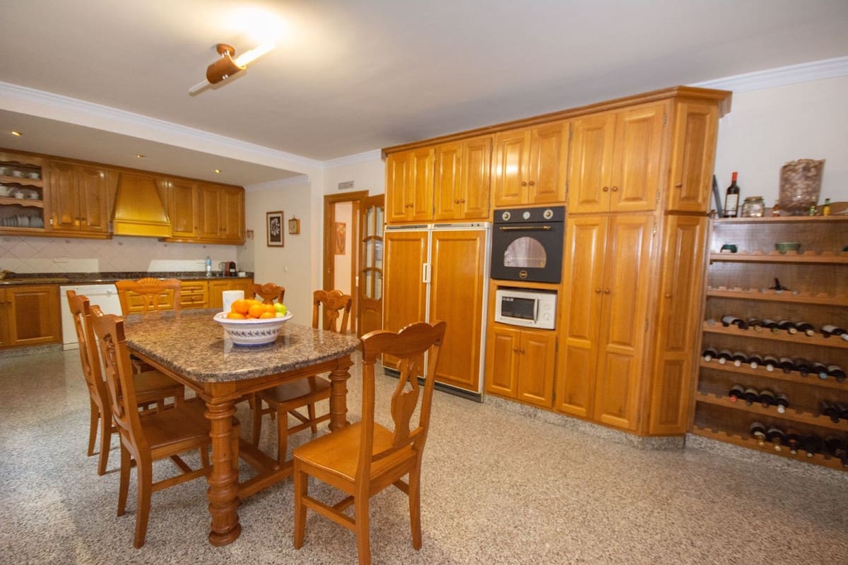 5 sovrum Villa till salu i Mijas med garage - 1 500 000 € (Ref: 9540477)