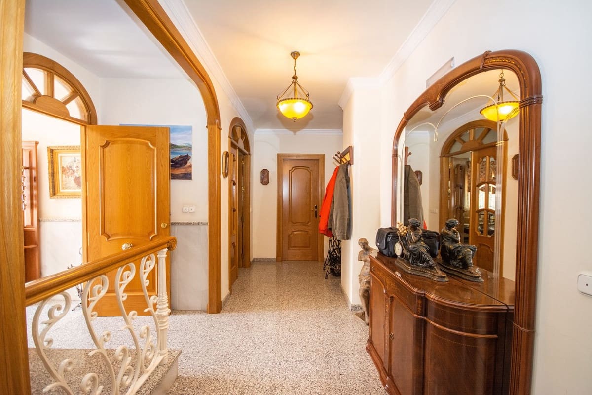 5 sovrum Villa till salu i Mijas med garage - 1 500 000 € (Ref: 9540477)