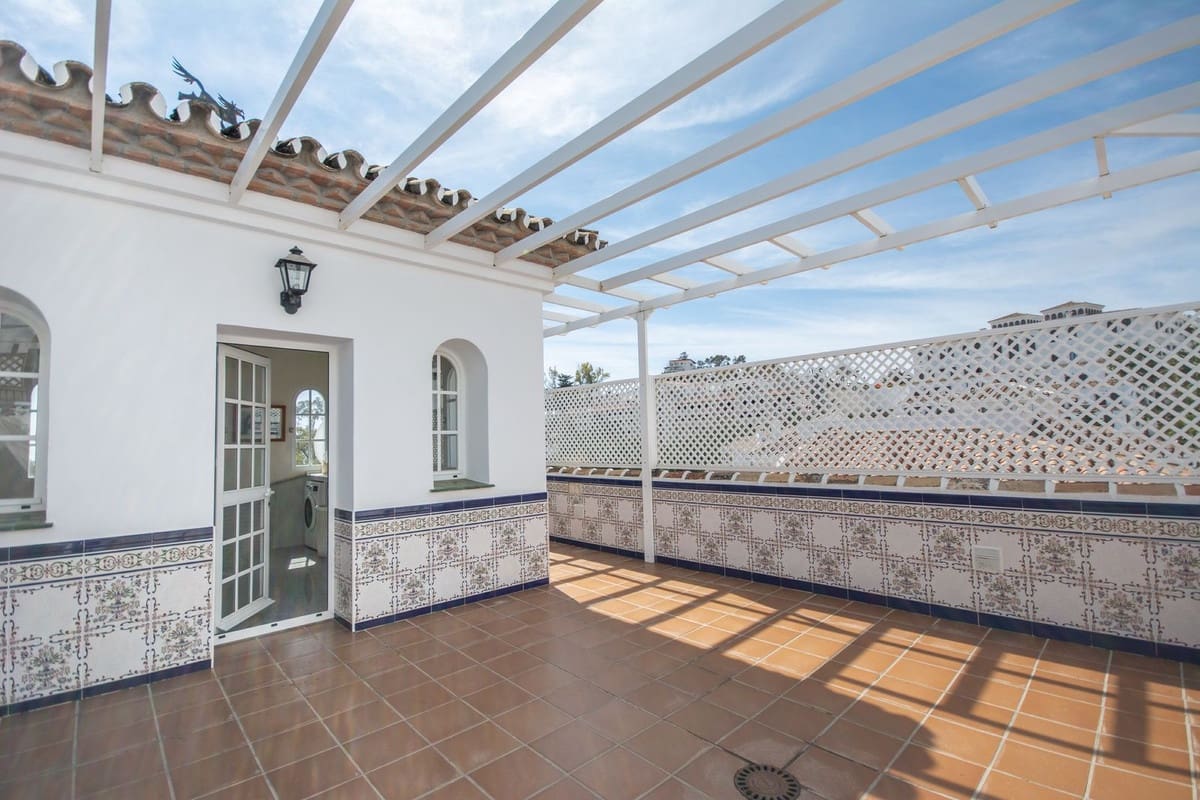 5 sovrum Villa till salu i Mijas med garage - 1 500 000 € (Ref: 9540477)