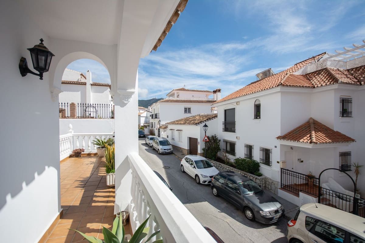 5 sovrum Villa till salu i Mijas med garage - 1 500 000 € (Ref: 9540477)