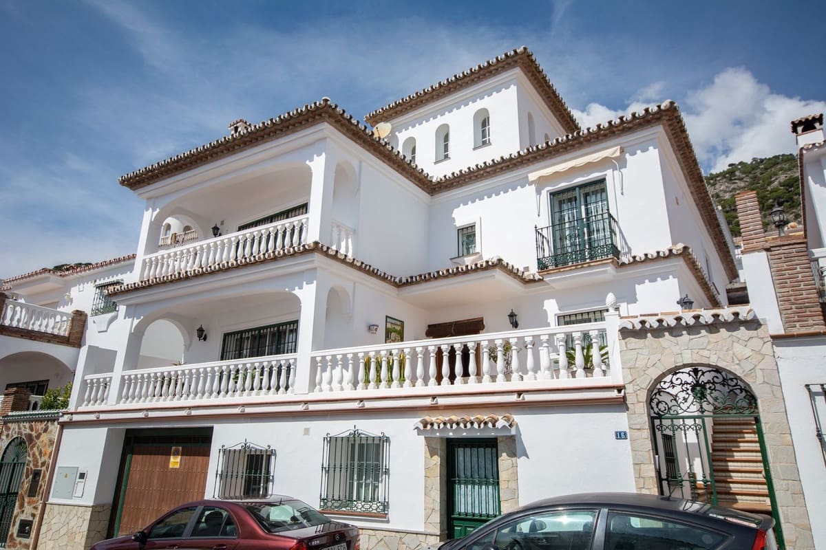 5 sovrum Villa till salu i Mijas med garage - 1 500 000 € (Ref: 9540477)