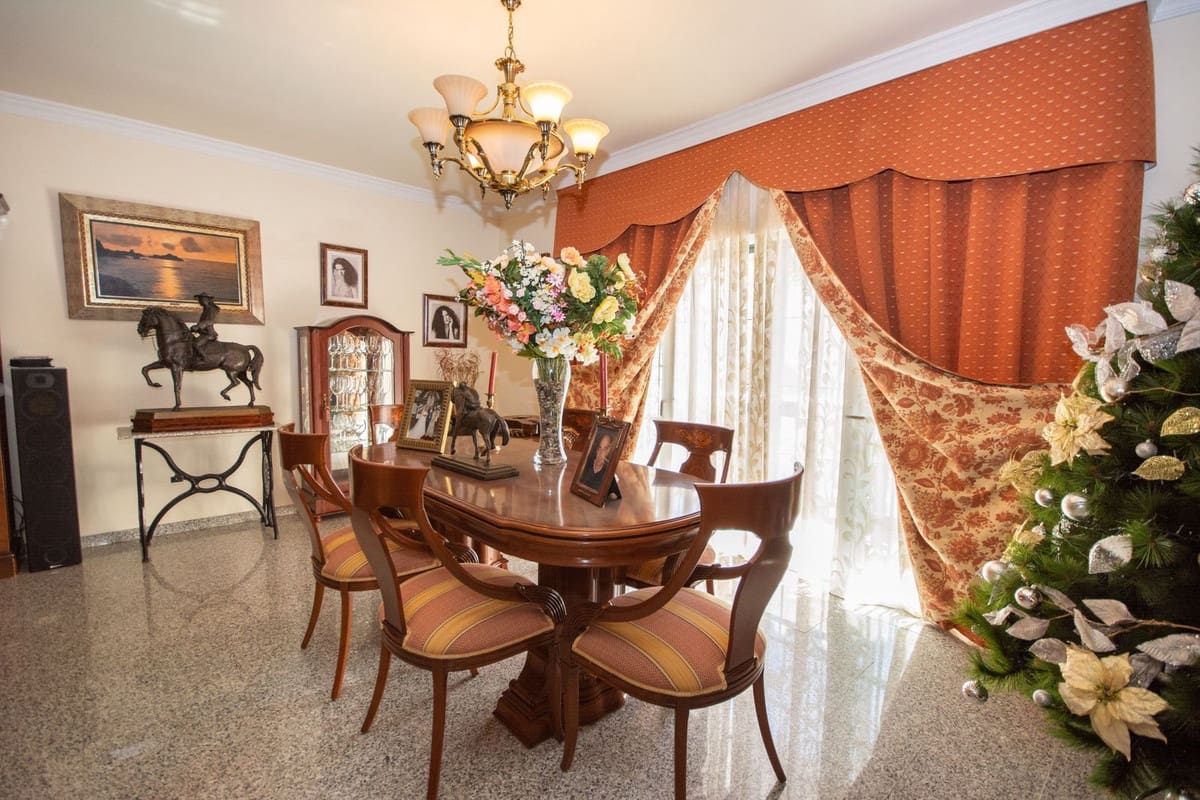 5 sovrum Villa till salu i Mijas med garage - 1 500 000 € (Ref: 9540477)