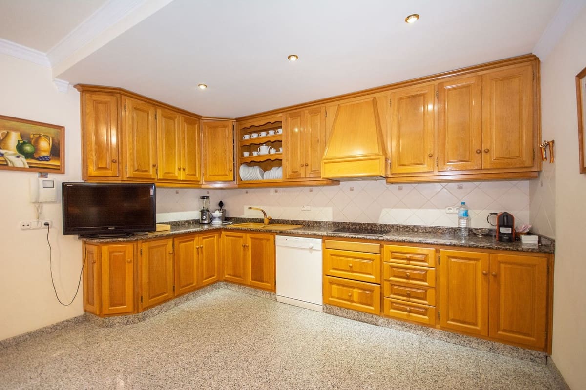 5 sovrum Villa till salu i Mijas med garage - 1 500 000 € (Ref: 9540477)