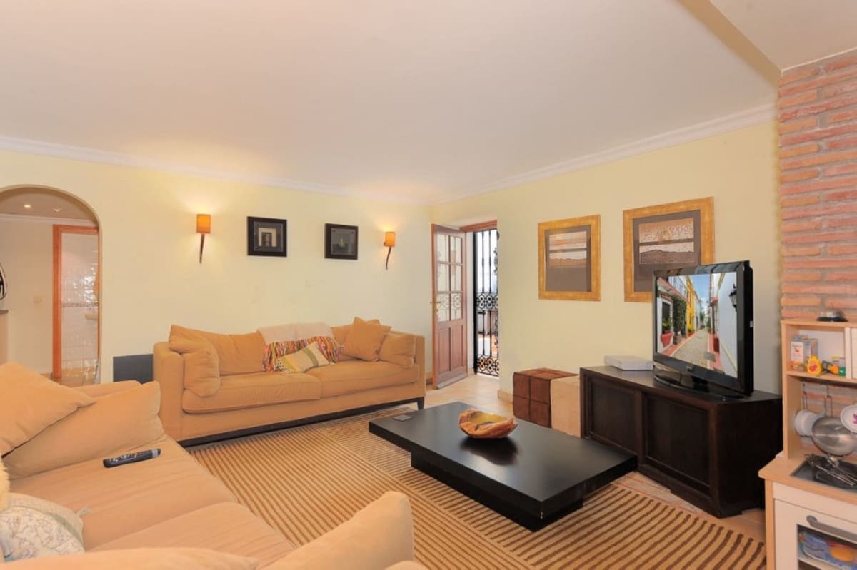 3 bedroom Townhouse for sale in Marbella - € 1,500,000 (Ref: 9540481)