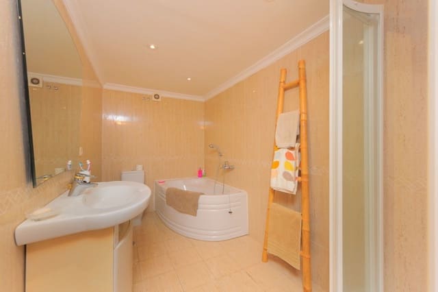 3 bedroom Townhouse for sale in Marbella - € 1,500,000 (Ref: 9540481)