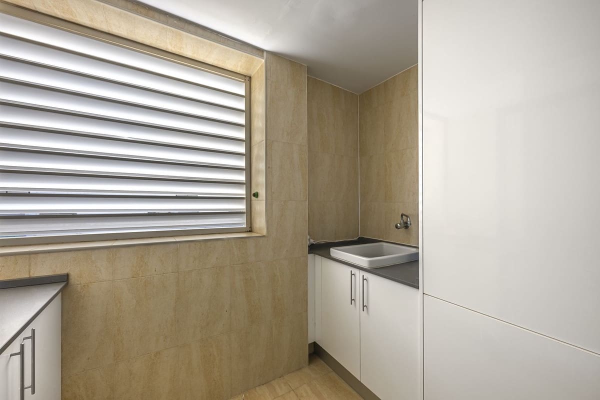 5 bedroom Penthouse for sale in La Cala de Mijas with pool - € 739,000 (Ref: 9540484)