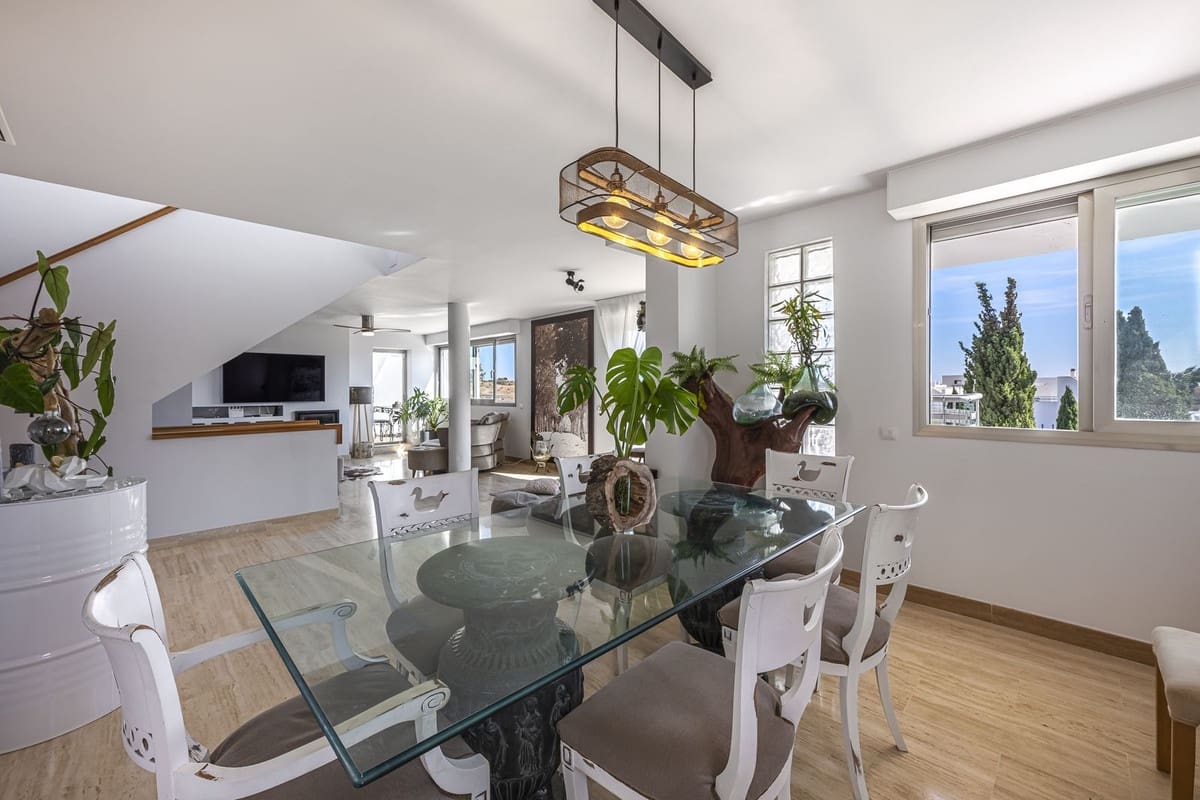 5 bedroom Penthouse for sale in La Cala de Mijas with pool - € 739,000 (Ref: 9540484)