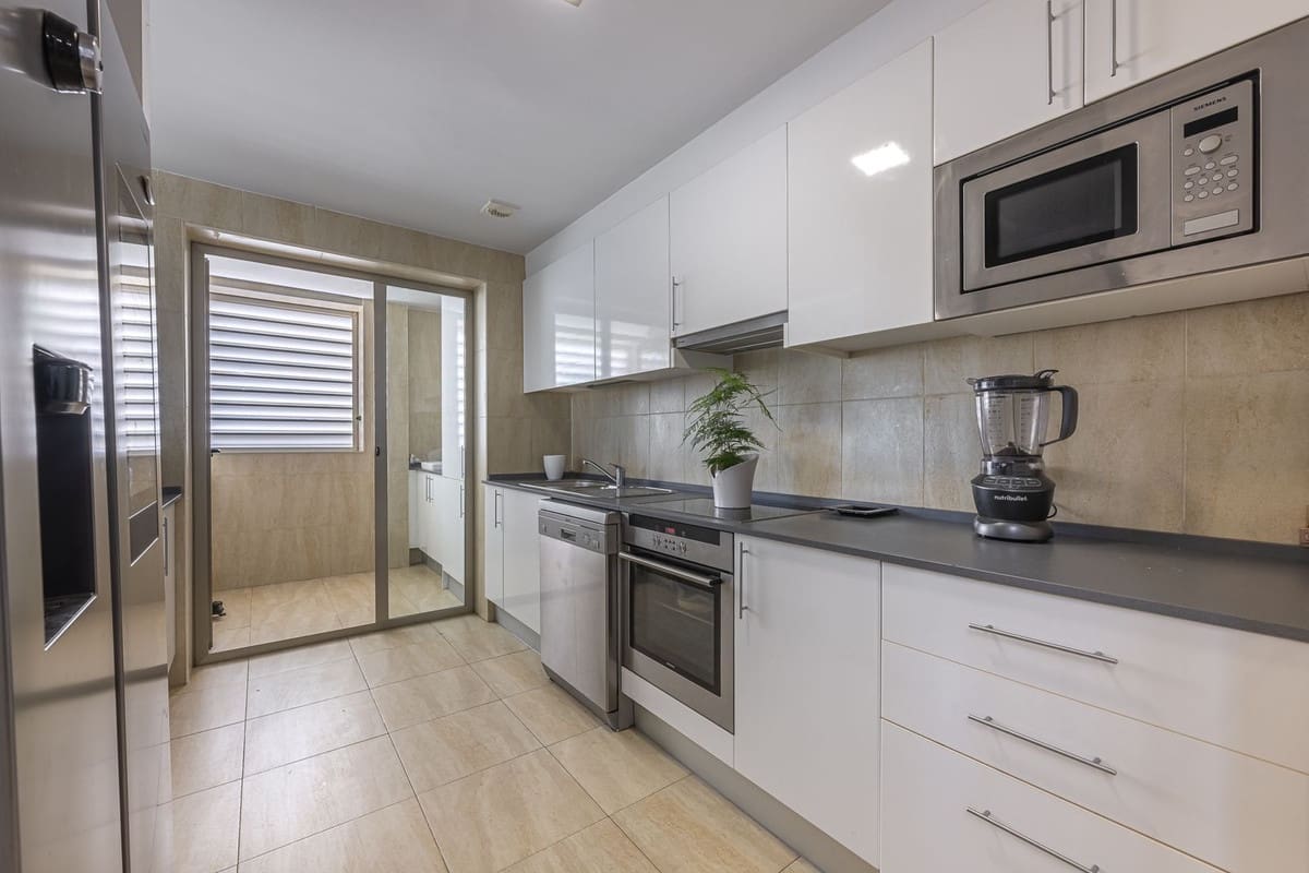 5 bedroom Penthouse for sale in La Cala de Mijas with pool - € 739,000 (Ref: 9540484)