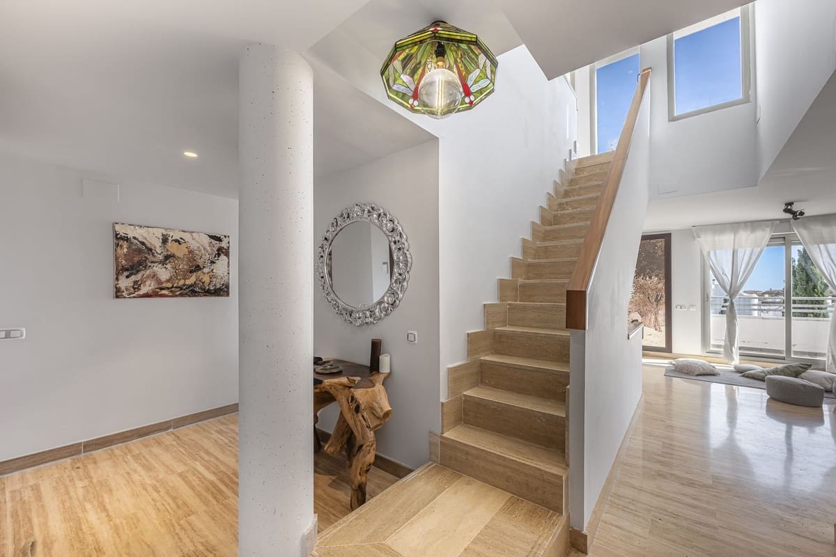 5 bedroom Penthouse for sale in La Cala de Mijas with pool - € 739,000 (Ref: 9540484)