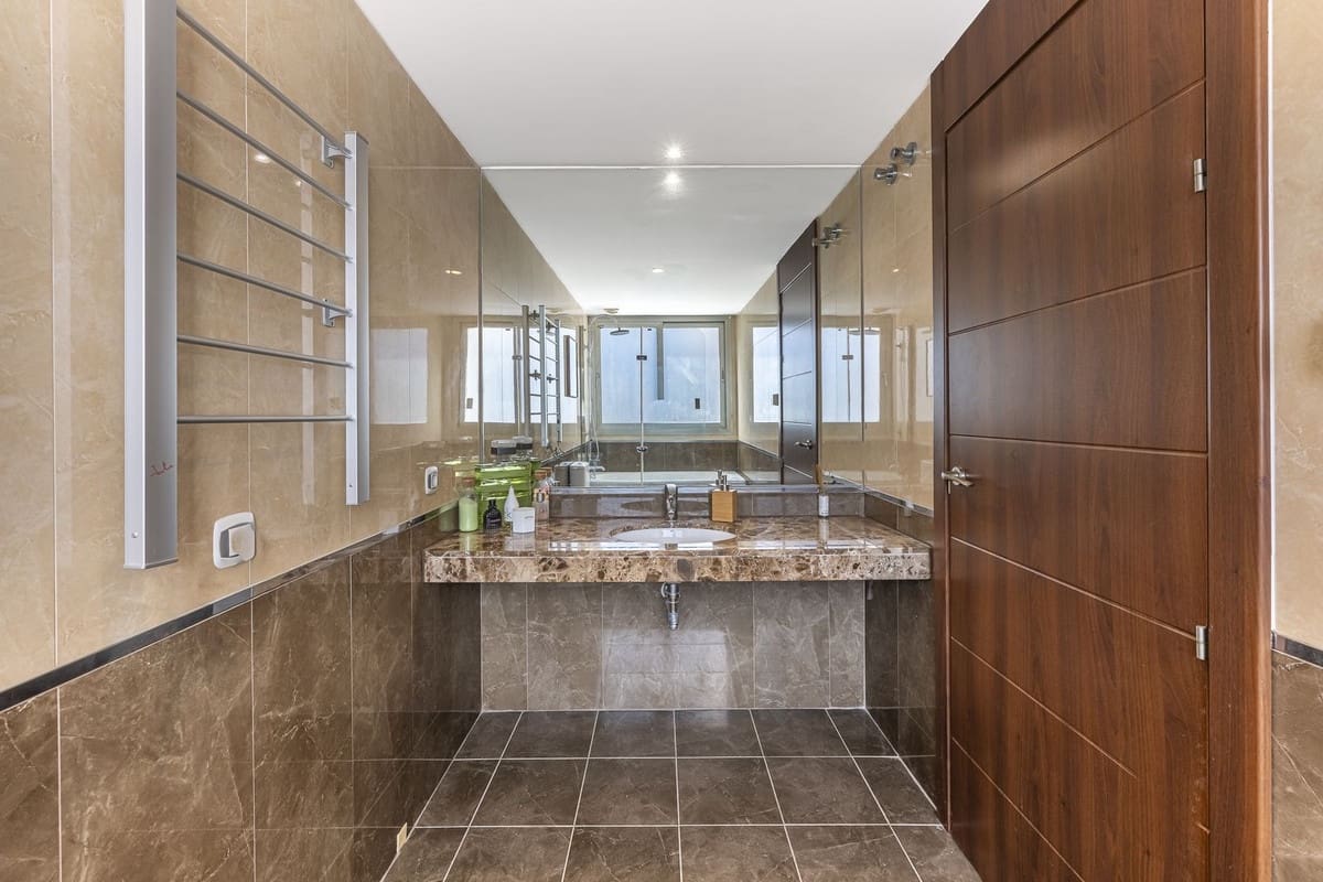 5 bedroom Penthouse for sale in La Cala de Mijas with pool - € 739,000 (Ref: 9540484)