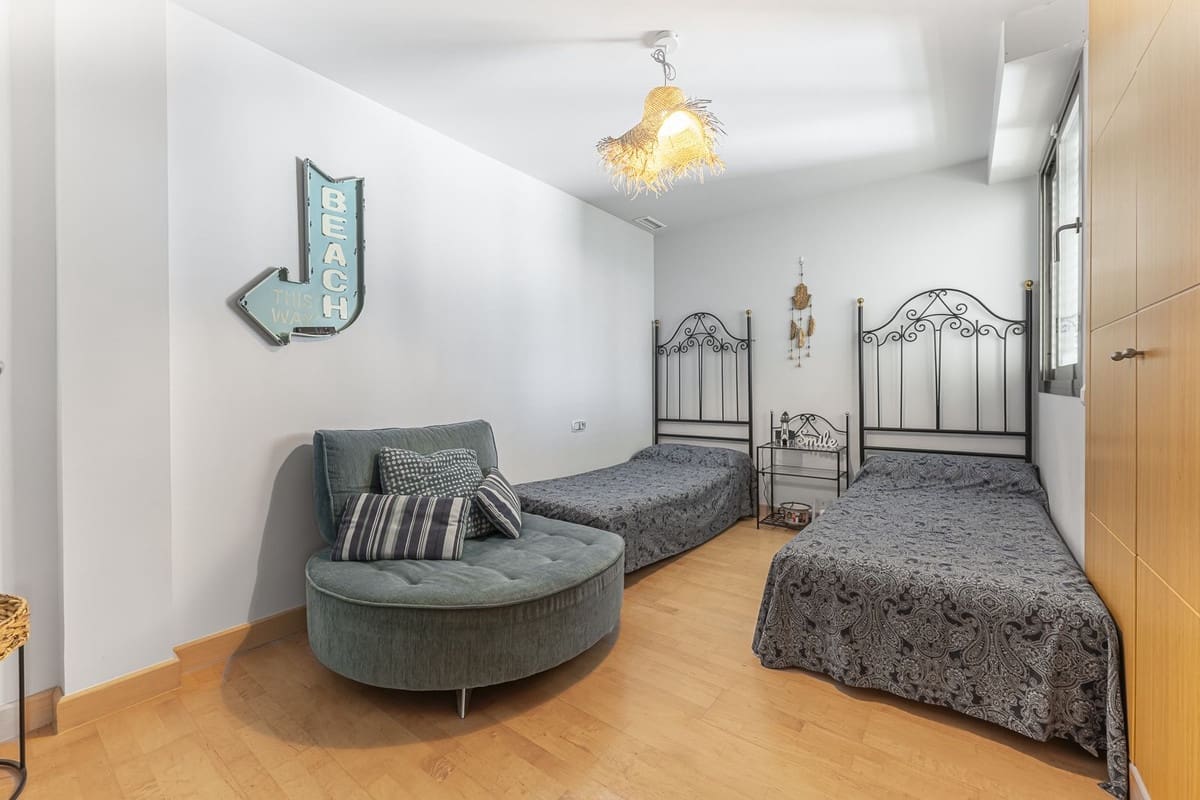 5 bedroom Penthouse for sale in La Cala de Mijas with pool - € 739,000 (Ref: 9540484)