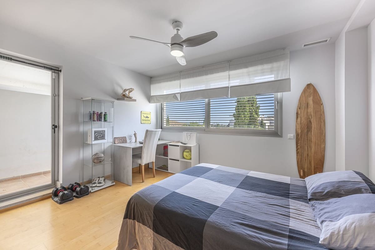 5 bedroom Penthouse for sale in La Cala de Mijas with pool - € 739,000 (Ref: 9540484)