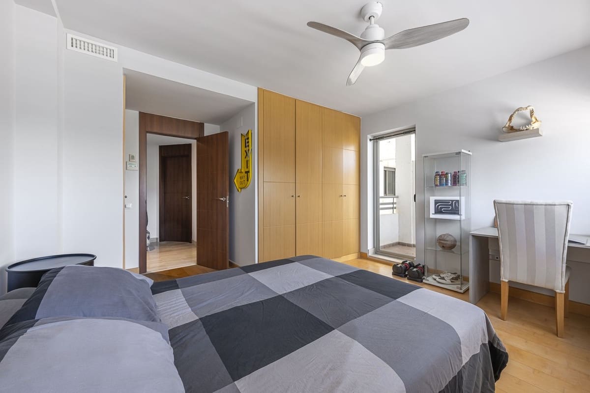 5 bedroom Penthouse for sale in La Cala de Mijas with pool - € 739,000 (Ref: 9540484)