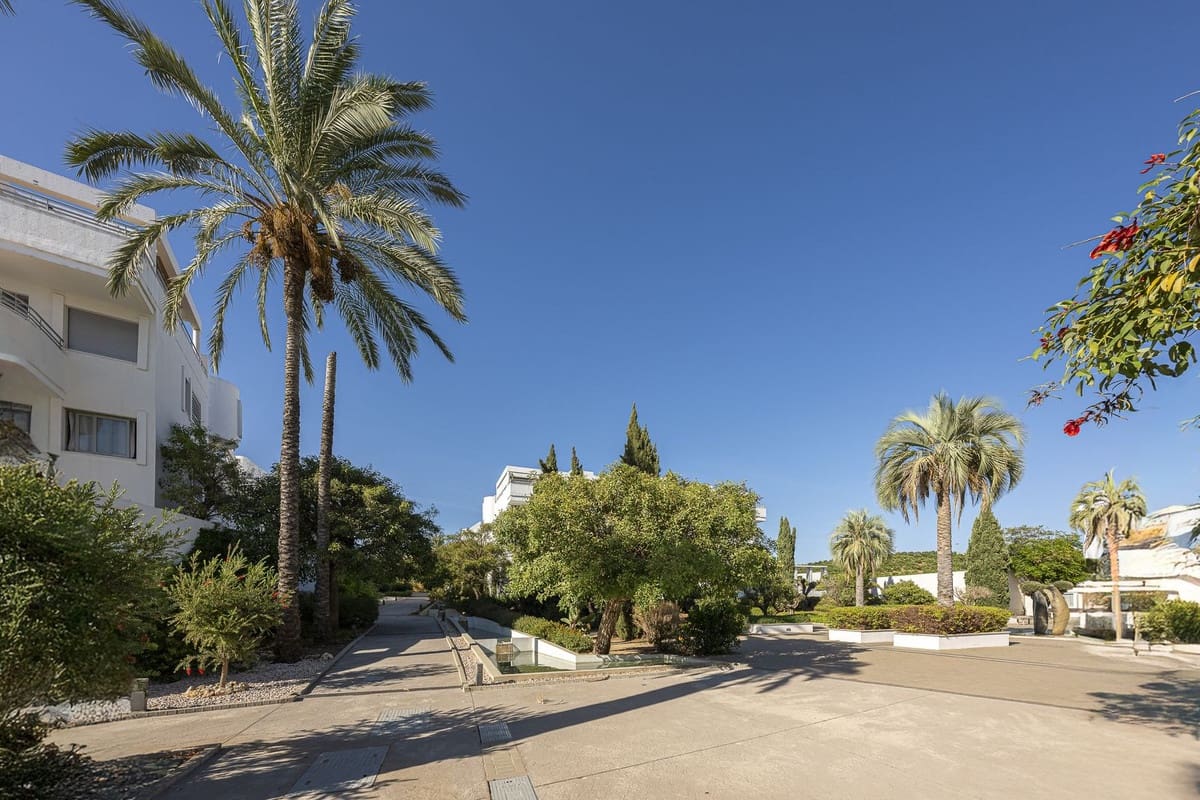 5 bedroom Penthouse for sale in La Cala de Mijas with pool - € 739,000 (Ref: 9540484)