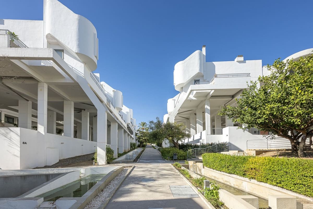 5 bedroom Penthouse for sale in La Cala de Mijas with pool - € 739,000 (Ref: 9540484)